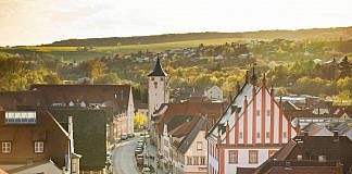 Die Ostergeschichte in Schaufenstern in Haßfurt