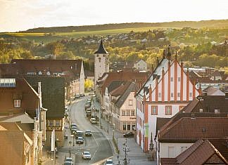 Die Ostergeschichte in Schaufenstern in Haßfurt