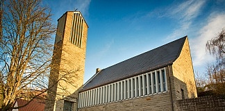 Gottesdienst in Königsberg findet um 10:15 Uhr auf dem Sportgelände statt