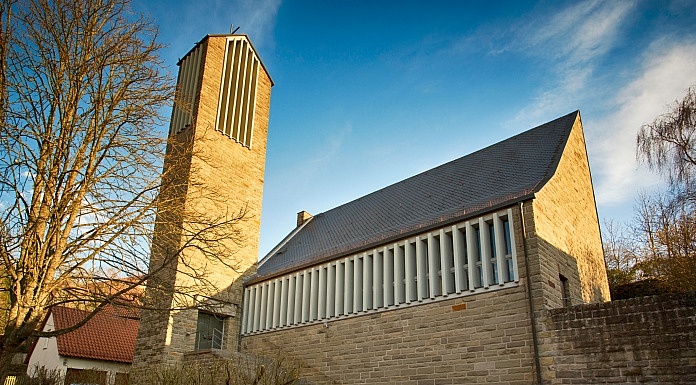 Gottesdienst in Königsberg findet um 10:15 Uhr auf dem Sportgelände statt