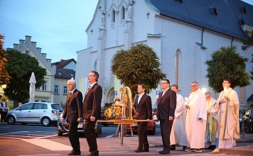 Festgottesdienst mit Prozession an Mariä Geburt