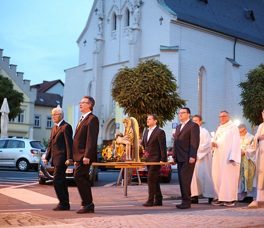 Maria Geburt mit Einführung von Kaplan Nicolas Kehl