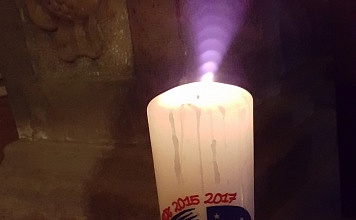 Friedenslicht steht ab Sonntag 16:00 Uhr in den Haßfurter Kirchen zur Abholung bereit