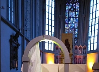 “Extra aus” in der Ritterkapelle