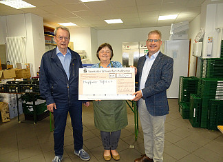 Spende der Pfarreiengemeinschaft an Haßfurter Tafel übergeben