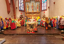 “Kinder helfen Kindern” – Sternsingeraktion 2023 in Haßfurt